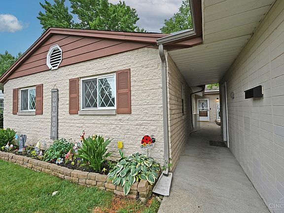 3rd image of 4451 Pinecroft Dr