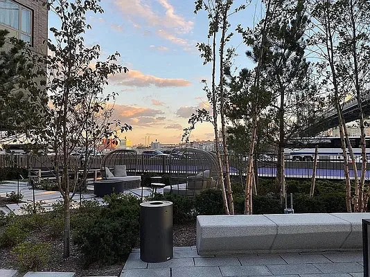 Rented by Gulia Wang, LREB | media 35