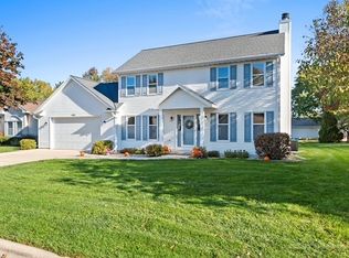 1957 Pike Ln, De Pere, WI 54115