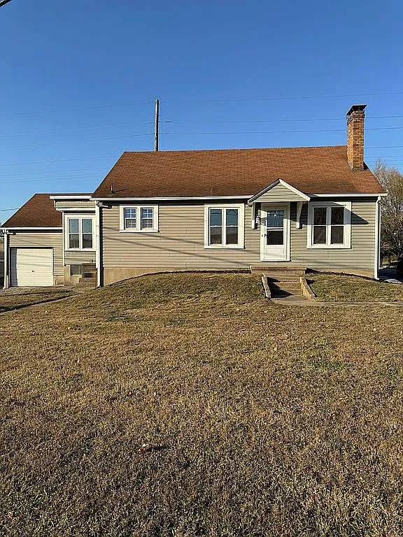 1313 W Broadway photo 1