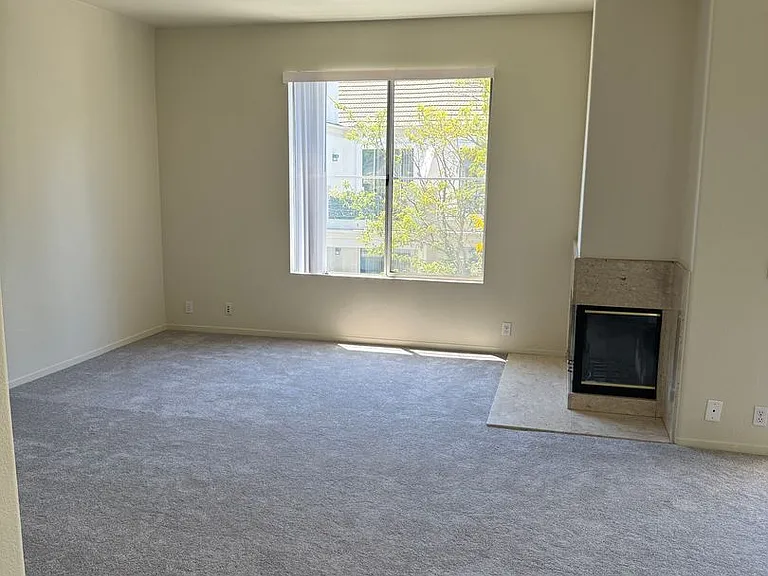 430 Navaro Pl #220 — Photo 7