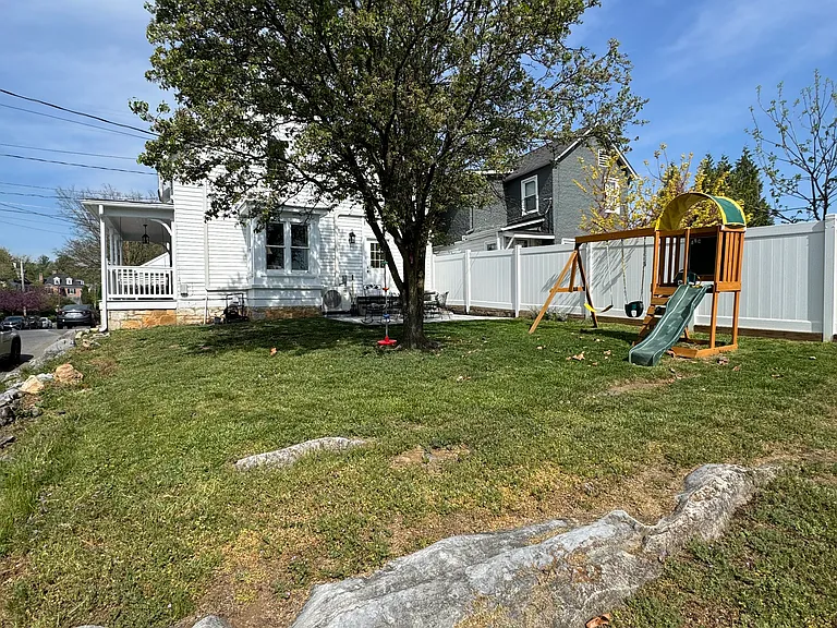 112 Wolfe St — Photo 31
