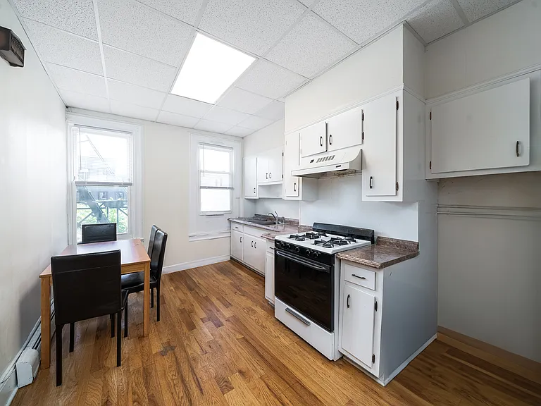 521 Jefferson St #3 — Photo 3