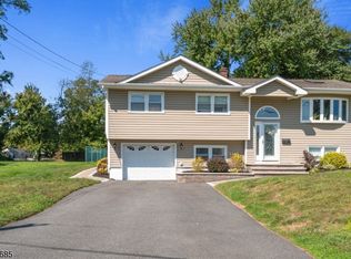 4 Xenia Ct, Mine Hill, NJ