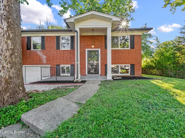 1702 Beaumont Dr, Clarksville, IN 47129