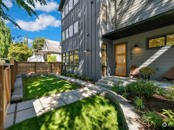 762 N 65th Street, Seattle, WA 98103