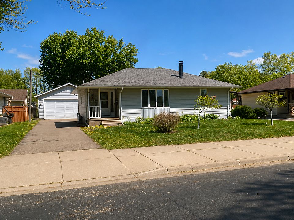 1st image of 407 18th St E