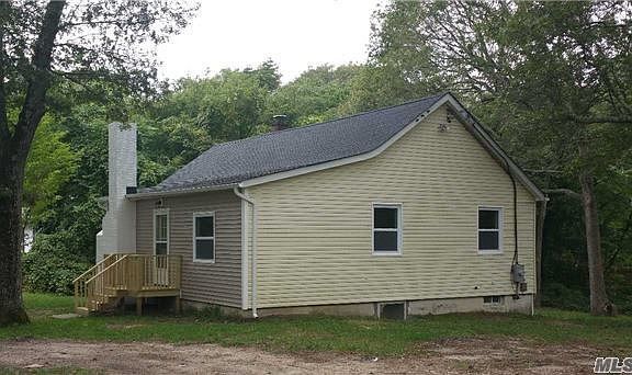 3rd image of 101 Seymour Ln