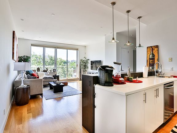 3rd image of 111 Monroe St #4C