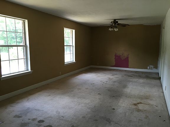 3rd image of 4082 University Dr