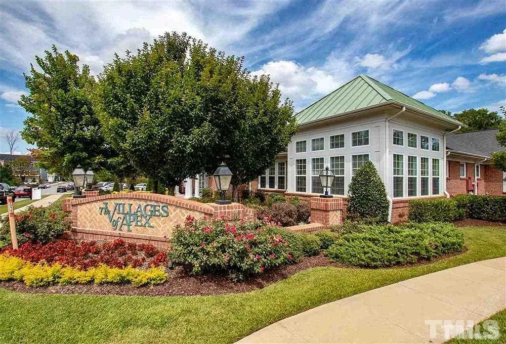 3 bed, 3.5 bath, 2175 sqft, $2,349 — Photo 4