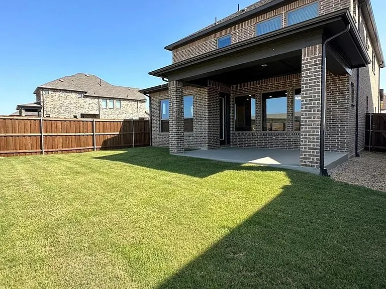 2525 Four Roses Dr — Photo 21