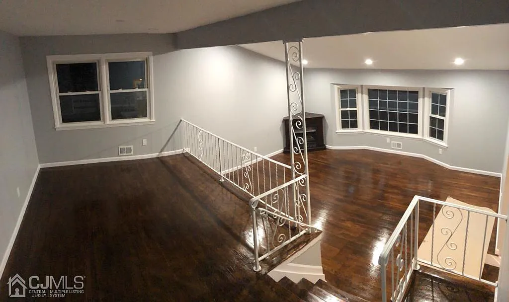 1431 Fela Ave photo 1