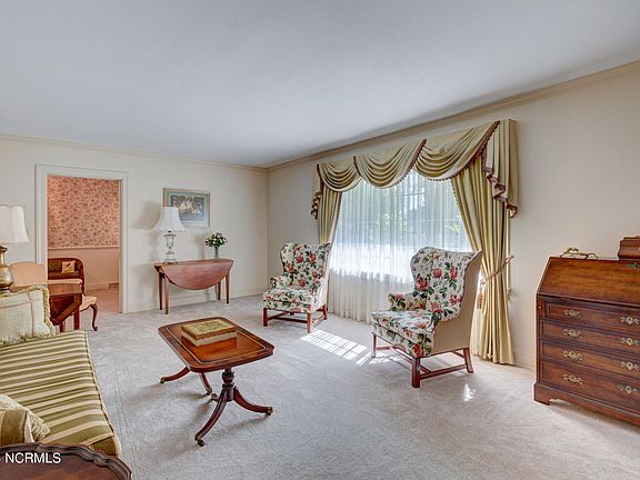 5th image of 505 N Elm Street