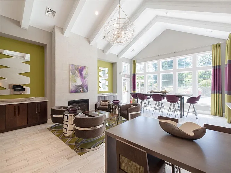 Edgewood Apartments — Photo 11