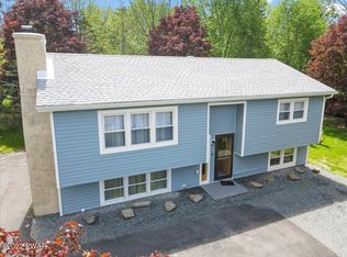 36 Windemere Ln, Lake Ariel, PA 18436