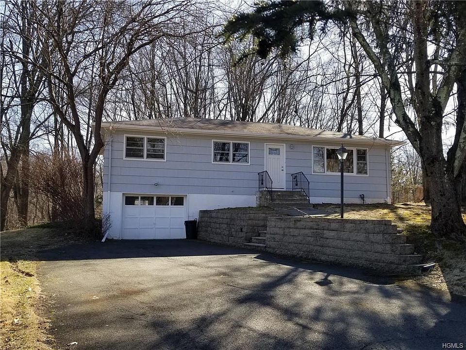 1st image of 4 Gottlieb Dr