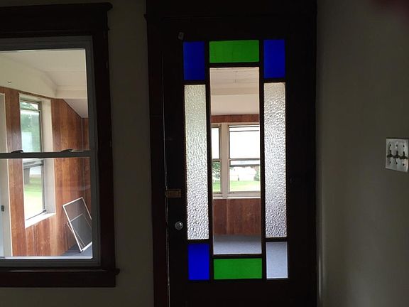Kitchen door to sunroom