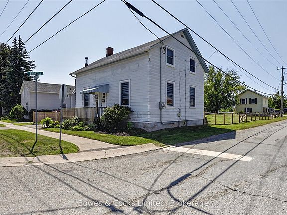3rd image of 1122 Heritage Line