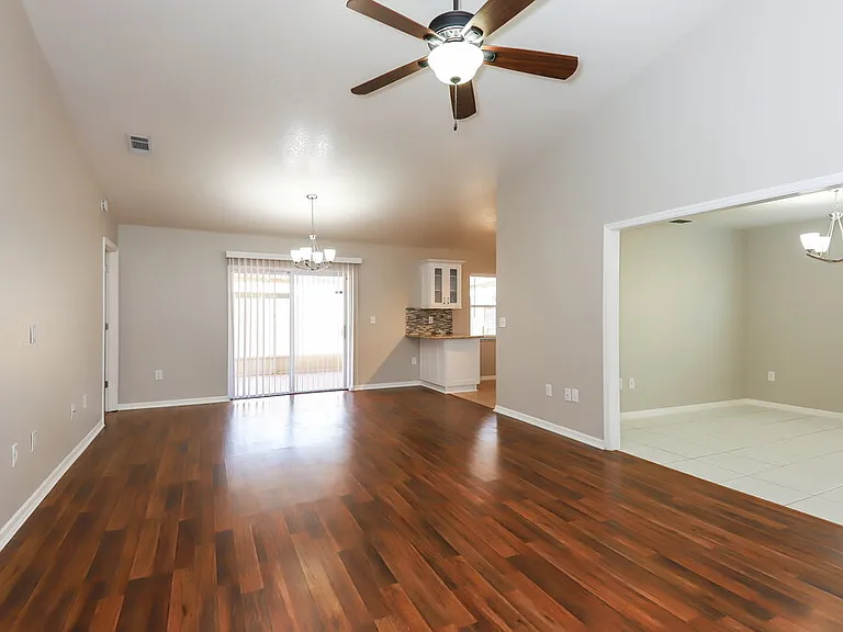 213 Lookout Dr — Photo 3