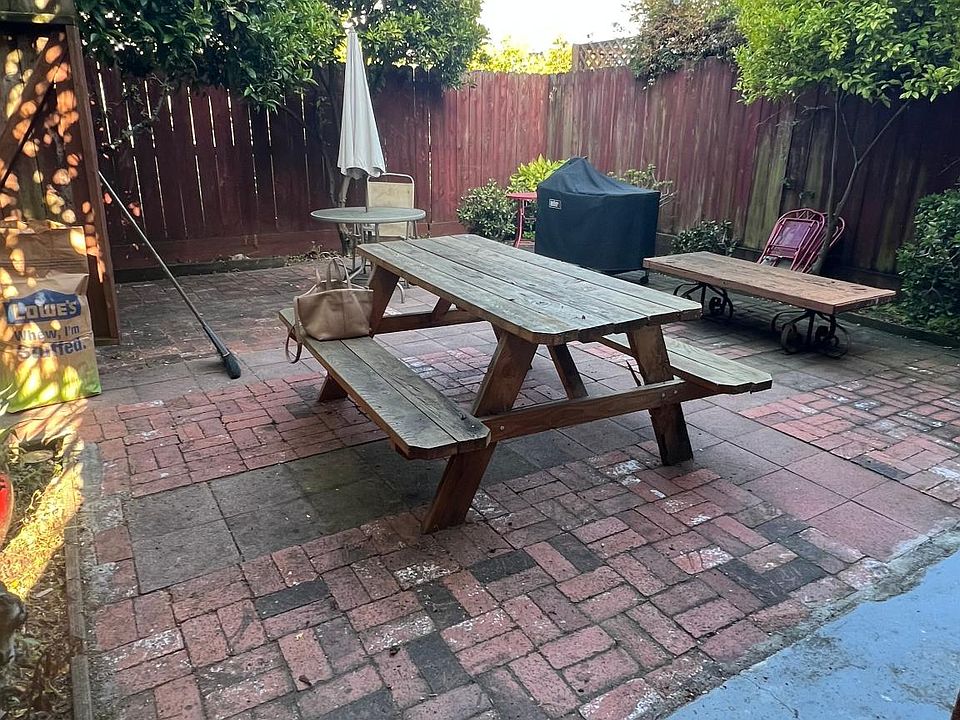 Shared yard