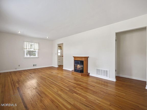 4th image of 120 John Street