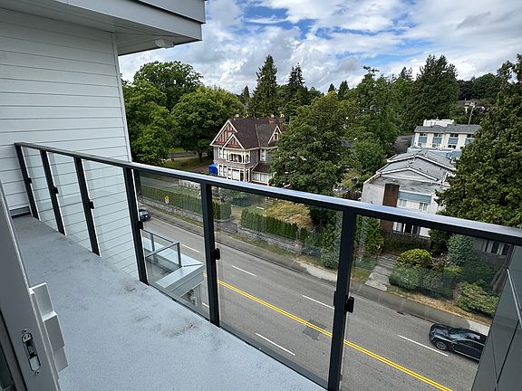 4th image of 82 1st St