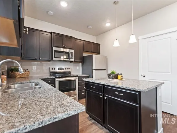 10745 W Brownstone Ln, Boise, ID 83709