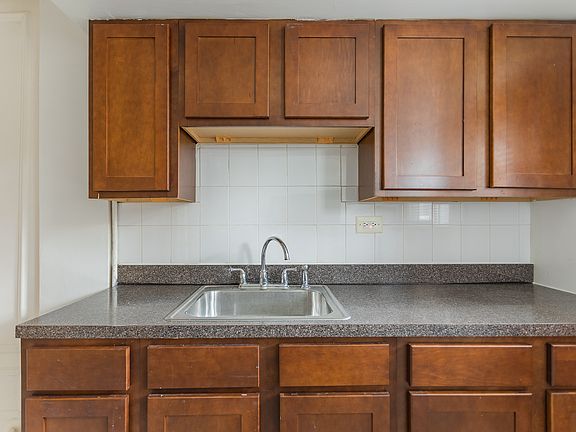 3rd image of 1224 W Chase Ave #A1