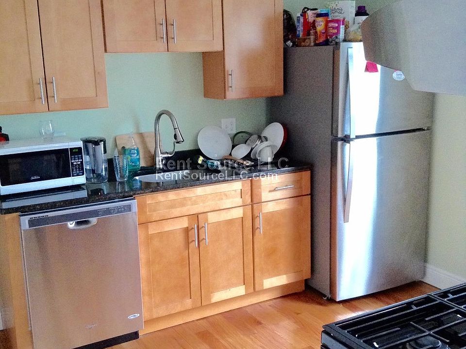2nd image of 175 Walnut St
