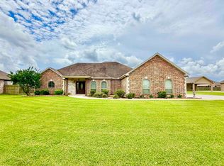 629 Pioneer Dr, Bridge City, TX 77611