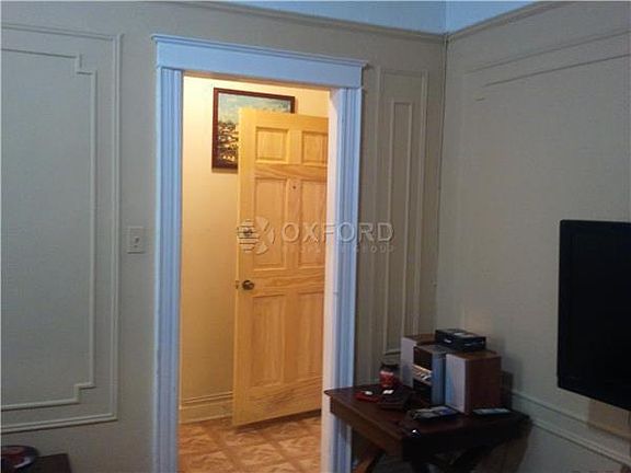5th image of 3241 44th St APT 1F