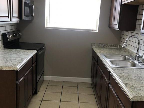 4th image of 848 Youngs Ln Ste 1