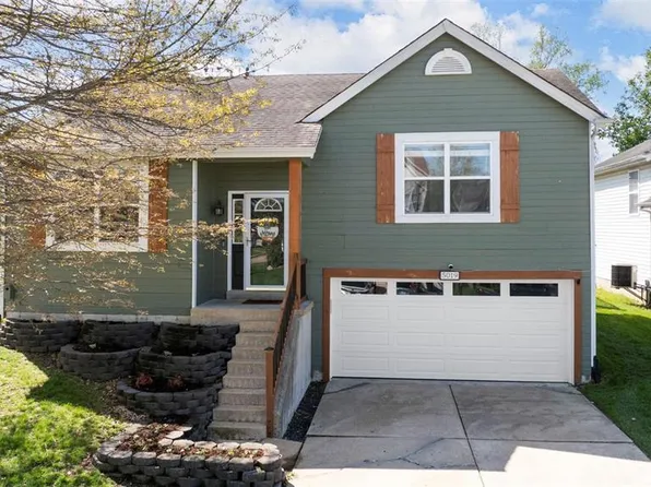 5019 Brittany Downs Dr, Saint Charles, MO 63304