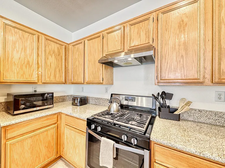 9772 Ridgebluff Ave — Photo 22