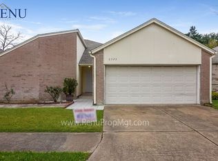 6323 Gladewell Dr, Houston, TX 77072