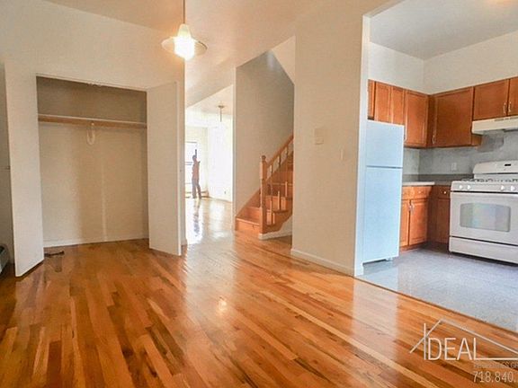 4th image of 67 Hancock St APT 4