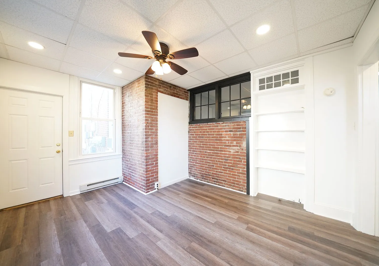 402 N Church St — Photo 4