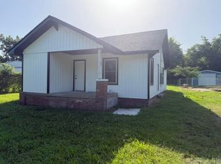109 S Cedar St, Morrilton, AR 72110