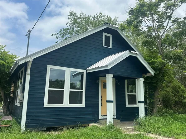 207 E Huntington St, Beeville, TX 78102