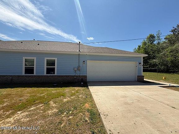 3rd image of 1748 Victoria Rd