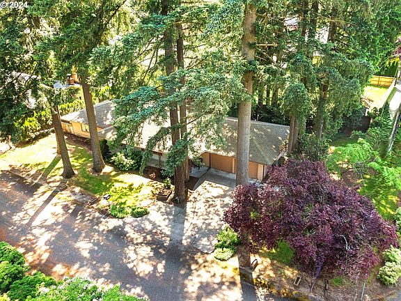 2nd image of 8805 NE 36th St