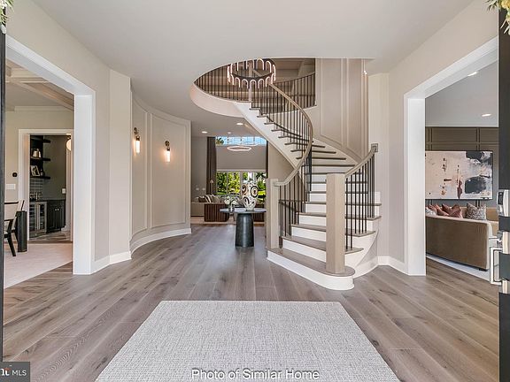 2nd image of 4805 Fox Chapel Rd