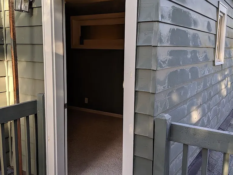 246 Jefferson Pl — Photo 14
