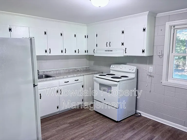 3120 Tuckaway Dr — Photo 5