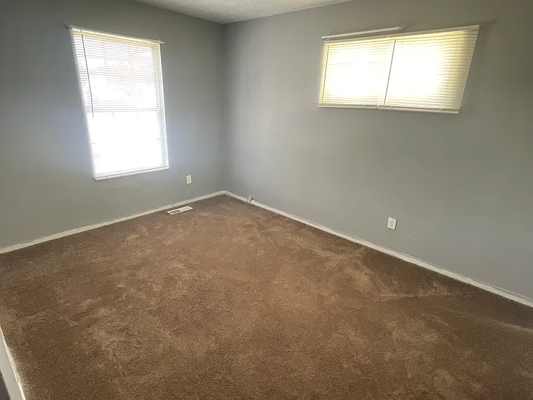 12500 Woodside Ave — Photo 27