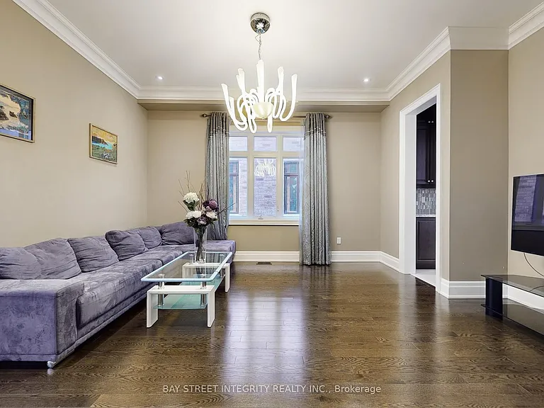 57 Strawbridge Farm Dr — Photo 2