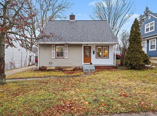 1035 Washtenaw St NE, Grand Rapids, MI