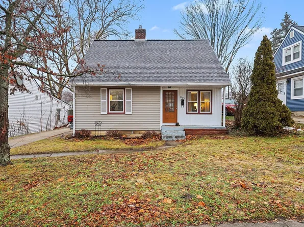 1035 Washtenaw St NE, Grand Rapids, MI 49505