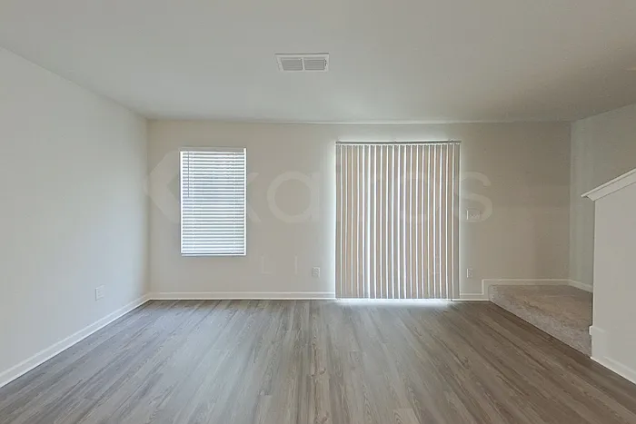 3 bed, 2.5 bath, 1648 sqft, $1,675 — Photo 4